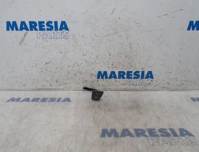 FIAT 500 2 generation (2008-2024) Кнопка стеклоподъемника передней левой двери 30506,735450601,3547B,0735450601,305063547B 27751640