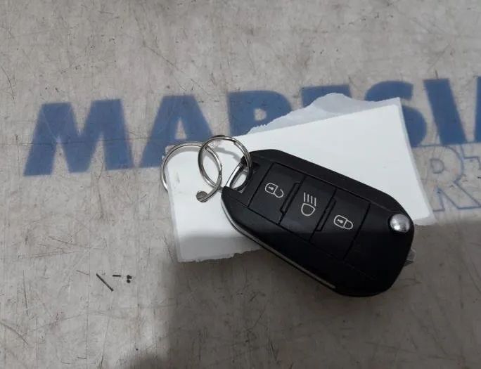 PEUGEOT 208 Peugeot 208 (2012-2015) Engine Control Unit ECU 9811545080,HW9800913080,1611427780,1663364780,9663123380,1614305080,6160C1,BSIN0200,V29059263,980753168001,305859480 27752721