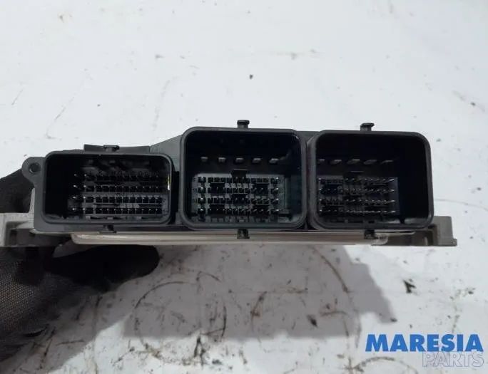 CITROËN C3 2 generation (2009-2016) Engine Control Unit ECU 9666952080,9666729580,0281017600,9676830080,9663123380,657071,6580YG,6160C1,BSIEVX0200,6580YH 27755139
