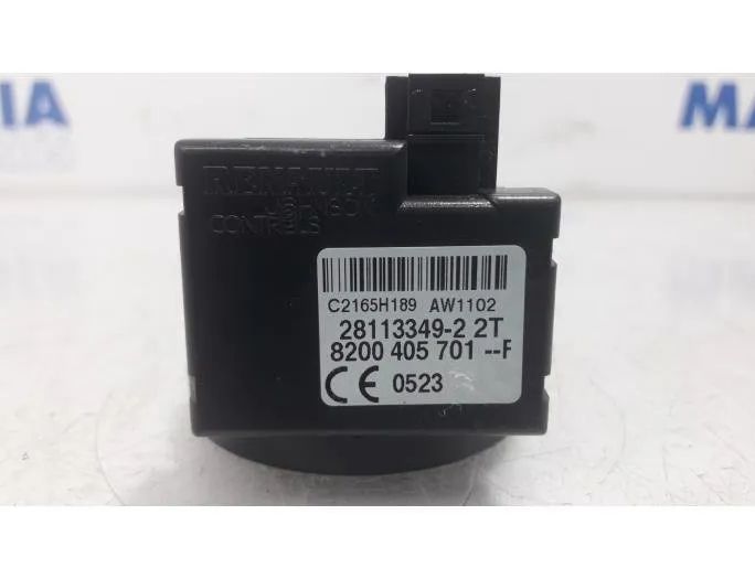 RENAULT 3 Series F30/F31 (2011-2020) Riadiaca jednotka motora 8201044235,237101989R,237101990R,237103942R,28113349,8200405701,281047695,8201077405 27755667