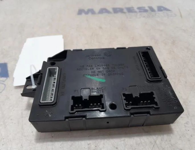 RENAULT Trafic 3 generation (2014-2023) Central locking control unit 2675974,2320666,2320679 27759281