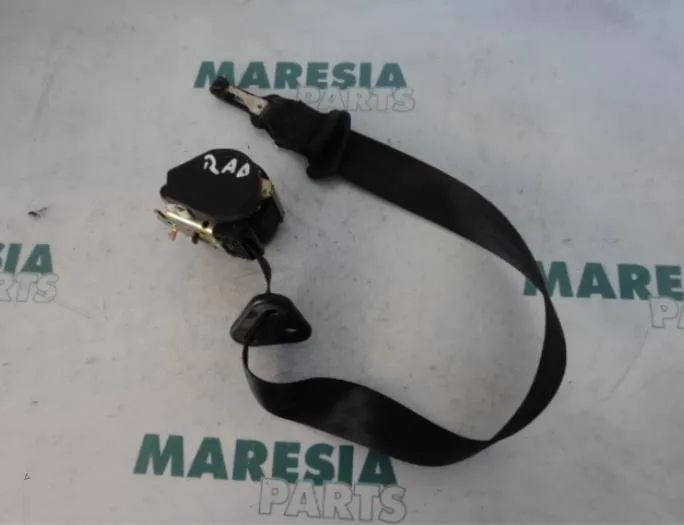 CITROËN C8 1 generation (2002-2014) Pravý zadný bezpečnostný pás 040745 27769523