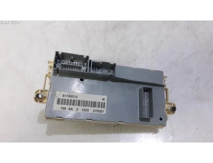 FIAT Bravo 2 generation (2007-2011) Pojistková skrinka 51761160,51829178,51786513,503440180103,0051829178,0051786513,198AA31329270307 27777455