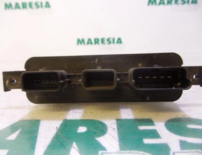 RENAULT Clio 3 generation (2005-2012) Control Unit 8200261817,8200294569,89009342L 27804934