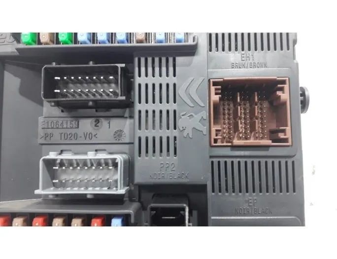 PEUGEOT 208 Peugeot 208 (2012-2015) Блок управления двигателем 9800913080,9663123380,96762547,9805321980,V29033054A,123141083,9678355880 27826190