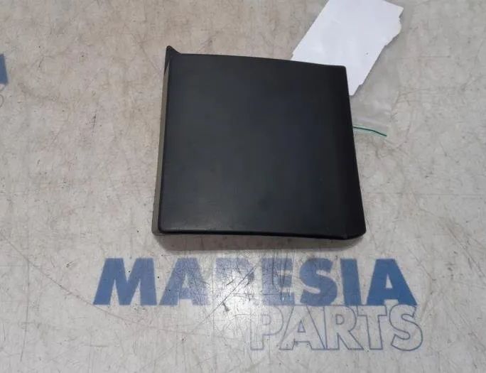 RENAULT Trafic 3 generation (2014-2023) Príslušenstvo Trim 768196228R,798194839R,93867910,93453657 27831685