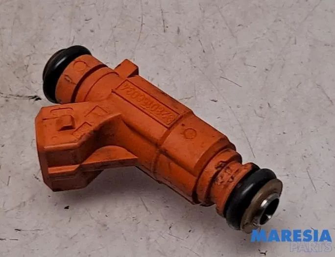 PEUGEOT 206 1 generation (1998-2009) Palivový vstrekovač 0280156034,1984E9 31460629