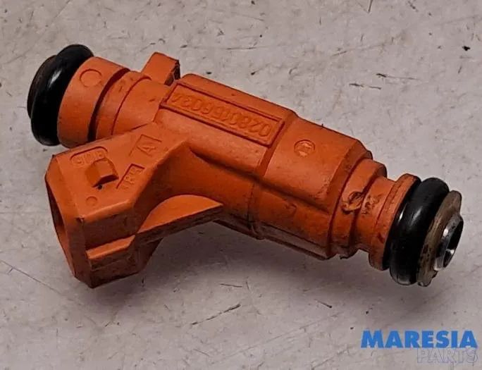 PEUGEOT 206 1 generation (1998-2009) Palivový vstrekovač 0280156034,1984E9 31460646