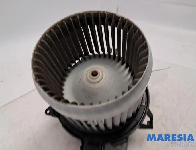 RENAULT Clio 4 generation (2012-2020) Other Control Units 5R5833500,272101005R 32851731