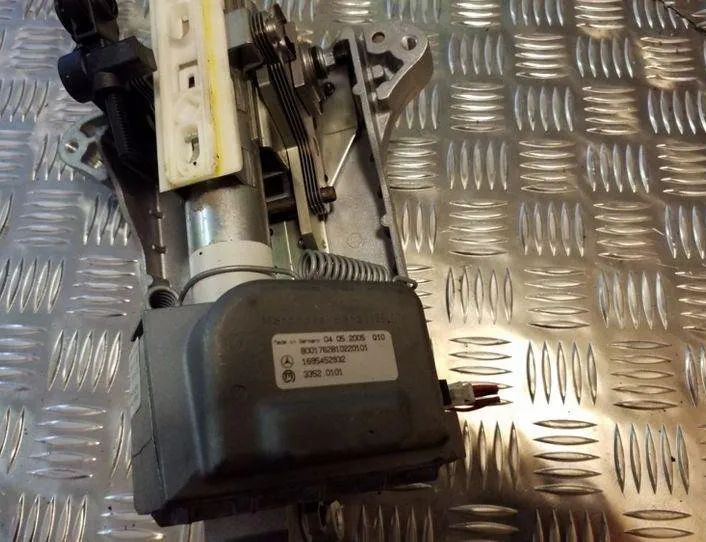 MERCEDES-BENZ A-Class W169 (2004-2012) Steering wheel axle set A1695452932,A169460575,PP169460575 26067084