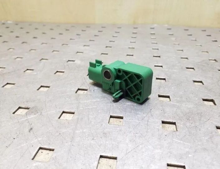 VOLVO V50 1 generation (2003-2012) Predný ľavý senzor nárazu 30775521 26067693