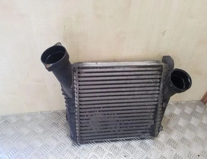 VOLKSWAGEN Touareg 1 generation (2002-2010) Intercooler radiátor 7L6145803C 26086605