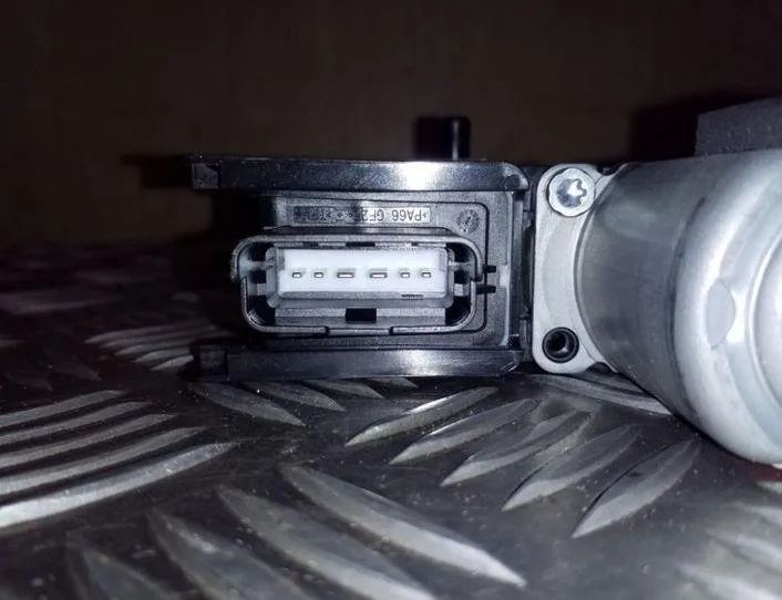 HYUNDAI i40 VF (1 generation) (2011-2020) Rear Right Door Window Control Motor 834603Z010 26093579