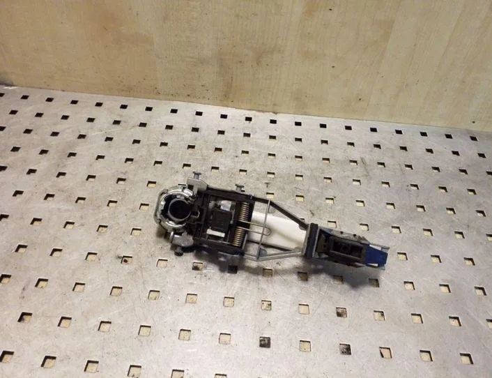 SKODA Fabia 5J (2007-2014) Zadné ľavé dvere vonkajšia kľučka 5J0837886 26093645