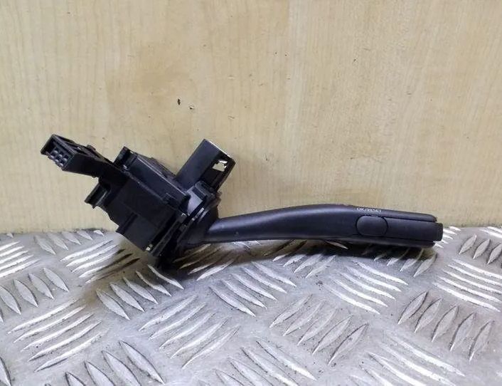 VOLKSWAGEN Golf Plus 2 generation (2009-2014) Ovládanie stieračov 1K0953519J 26100495