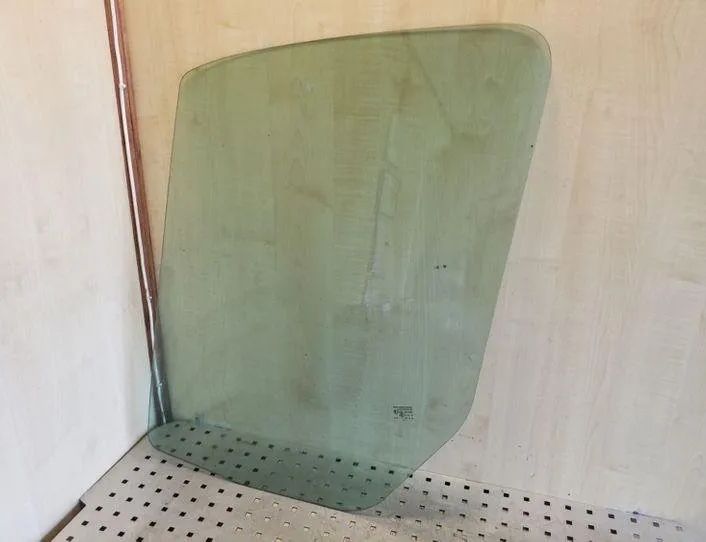 VOLKSWAGEN Crafter 1 generation (2006-2016) Front Left Door Glass E143R001025 26107716