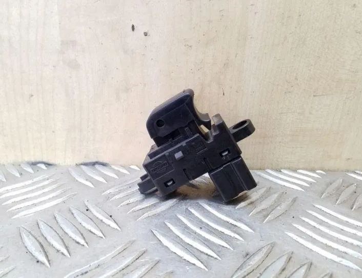 NISSAN Qashqai J10 (2006-2013) Ovládače okien ľavých zadných dverí 25411JD000 26112049