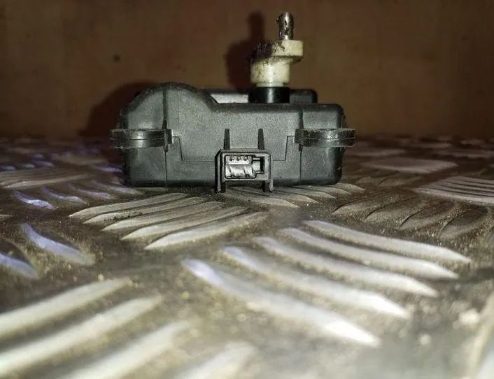 NISSAN X-Trail T30 (2001-2007) Interior Heater Flap Motor Actuator 3J01030820 26117762