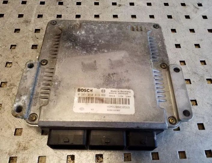 RENAULT Scenic 1 generation (1996-2003) Riadiaca jednotka motora 0281010819,8200166362 26118555