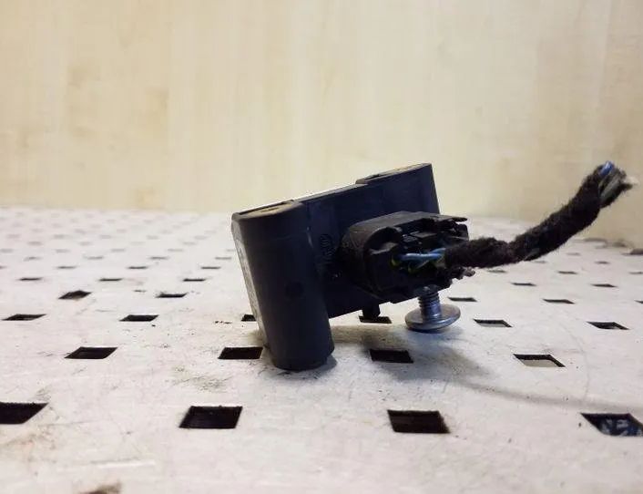 BMW 3 Series E90/E91/E92/E93 (2004-2013) Боковой датчик удара левый 6911003 26127619