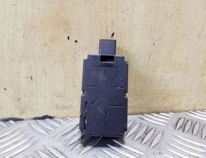 VOLVO XC60 1 generation (2008-2017) Блок управления центральным замком 31268992,S180036003 26133285