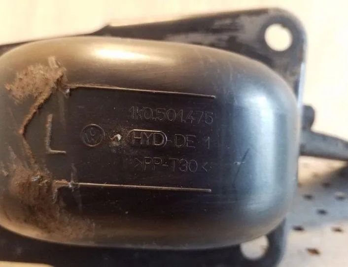 VOLKSWAGEN Scirocco 3 generation (2008-2020) Ľavé zadné rameno závesu 1K0501475,1K0505129J,1K0505225H 26147846