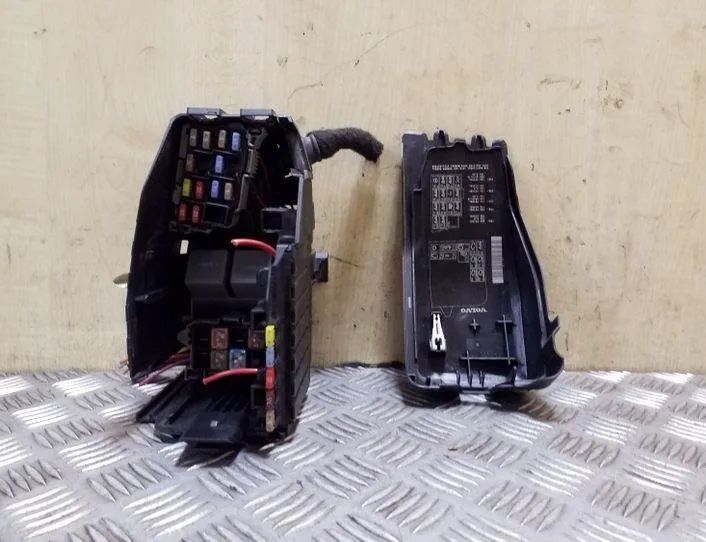 VOLVO XC60 1 generation (2008-2017) Fuse box 6G9T14A076LB,6G9T14A067CA,6G9T14A076MA 26155165