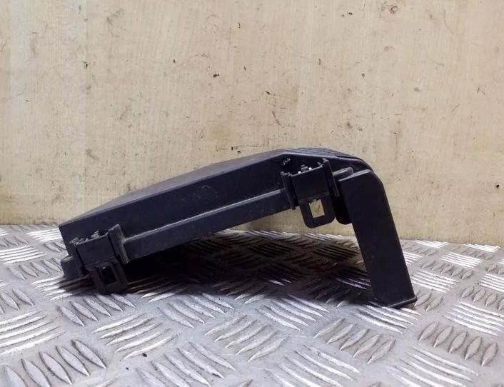 VOLKSWAGEN Touran 1 generation (2003-2015) Kryt poistkovej skrinky 1K0937132D 26155605