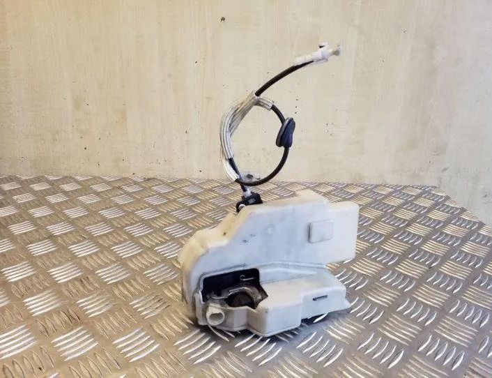 VOLKSWAGEN Touareg 1 generation (2002-2010) Pravý predný dverový zámok 3D2837016J 26171997