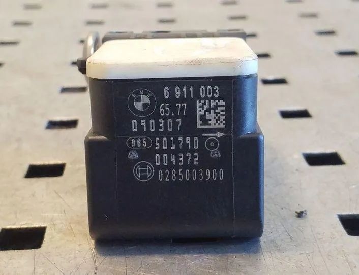 BMW X5 E70 (2006-2013) Pravý senzor nárazu 65776911003,6911003,0285003900 26192045