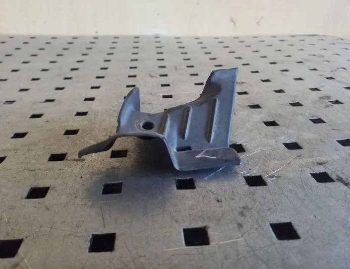 MITSUBISHI Pajero 3 generation (1999-2006) Predný stierač lišta MR478793 26199555