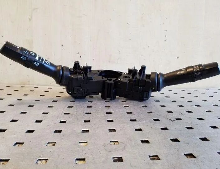 HYUNDAI ix35 1 generation (2009-2015) Stieračový prepínač 3753MA2210 26199700