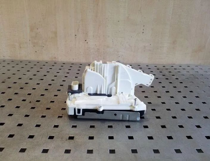 TESLA Model 3 1 generation (2017-2024) Front Right Door Lock 150067301B 26207668