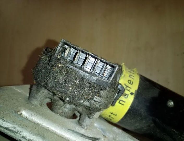 AUDI A6 C4/4A (1994-1997) Front Windshield Wiper Mechanism 0390241330,3397020259,4A1955023C 26208233