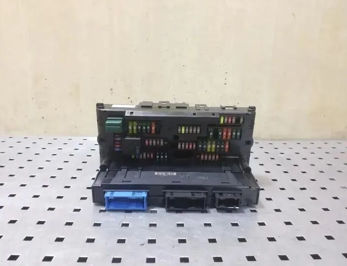 BMW 5 Series F10/F11 (2009-2017) Блок предохранителей 61359252333,9252333,9234421 26219963