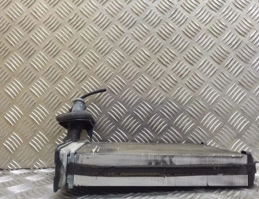 VOLKSWAGEN Passat B4 (1993-1997) Výmeník tepla pre vnútorné kúrenie 1H1819031A 32161307