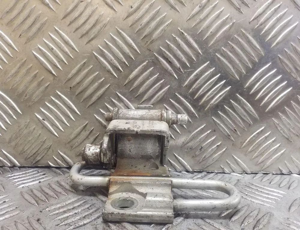 VOLKSWAGEN Golf 3 generation (1991-1998) Front Right Door Hinge 4B0831412B 32166942