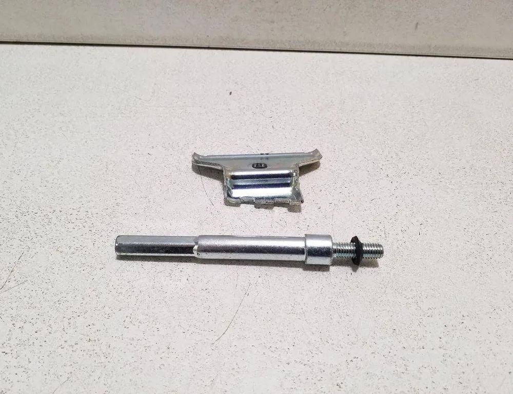 VOLKSWAGEN Touareg 2 generation (2010-2018) Držiak batérie 7L0915138C 32169512