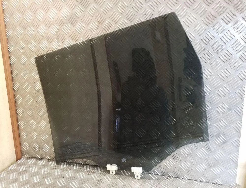 NISSAN X-Trail T31 (2007-2014) Pravé zadné dvere okenné sklo 43R007953 32169596