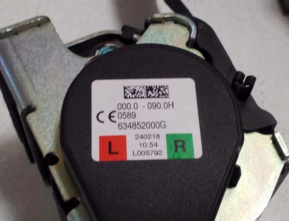 VOLVO XC60 2 generation (2017-2024) Ремень безопасности задний левый 39838359,31446667 32173757