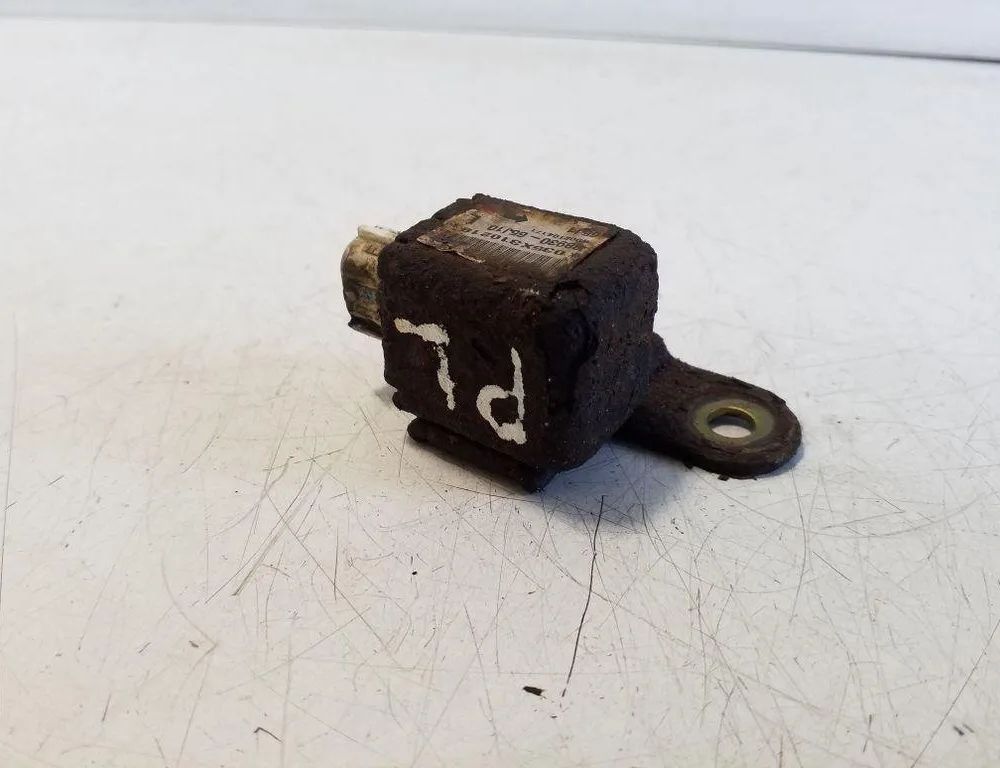 SUZUKI Grand Vitara 2 generation (2005-2014) Ľavý zadný senzor nárazu 3893065J10 32177029