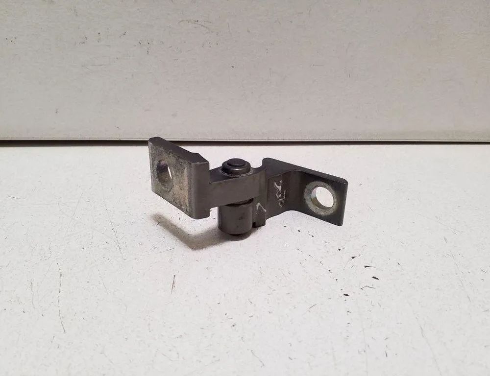 SKODA Octavia 3 generation (2013-2020) Шарнир передней правой двери 7N0831402A 32183651