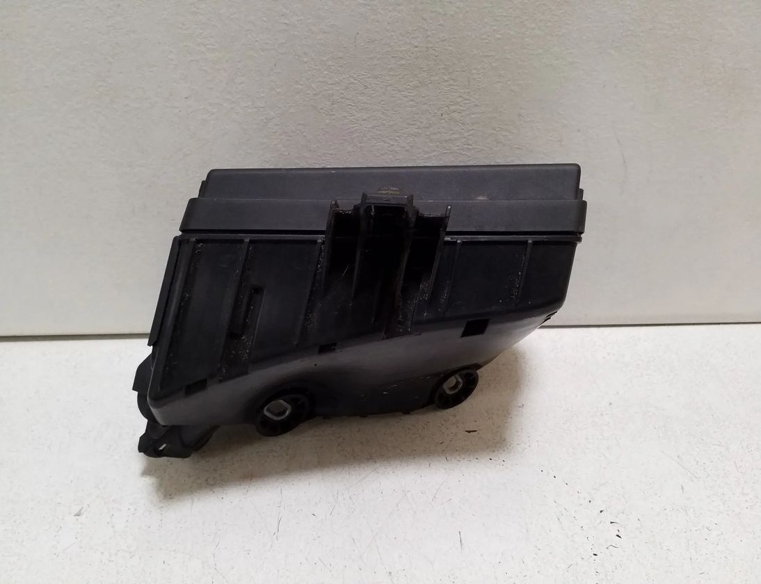 VOLKSWAGEN Passat B8 (2014-2023) Pojistková skrinka 5Q0907361B,5Q0927165D,5Q0937132B 33046404