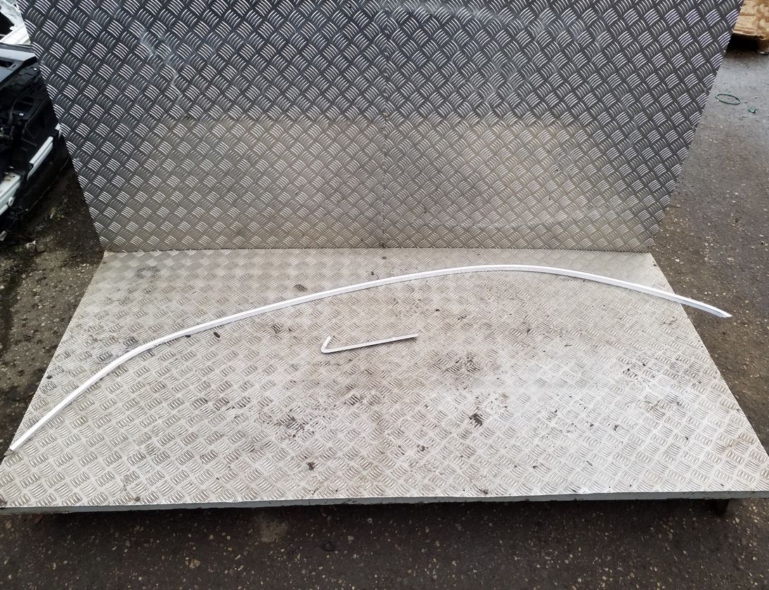 AUDI Q3 8U (2011-2020) Молдинг крыши правый 8U0853704A 33105703