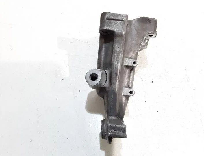 MERCEDES-BENZ C-Class W205/S205/C205 (2014-2023) Engine Bracket Right Side A6512235604 22680912