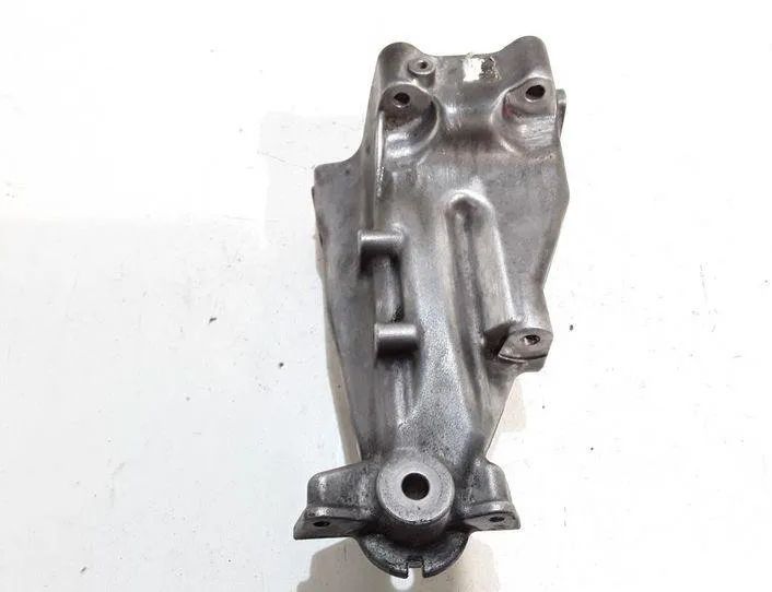 MERCEDES-BENZ C-Class W205/S205/C205 (2014-2023) Engine Bracket Right Side A6512235604 22680912