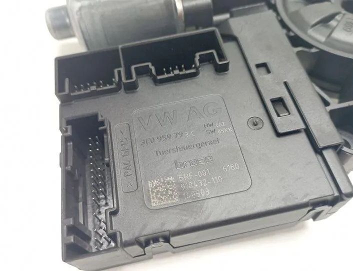 VOLKSWAGEN Passat B7 (2010-2015) Motor ovládania okna pravých predných dverí 988705320,3C095979,965631101 22730110
