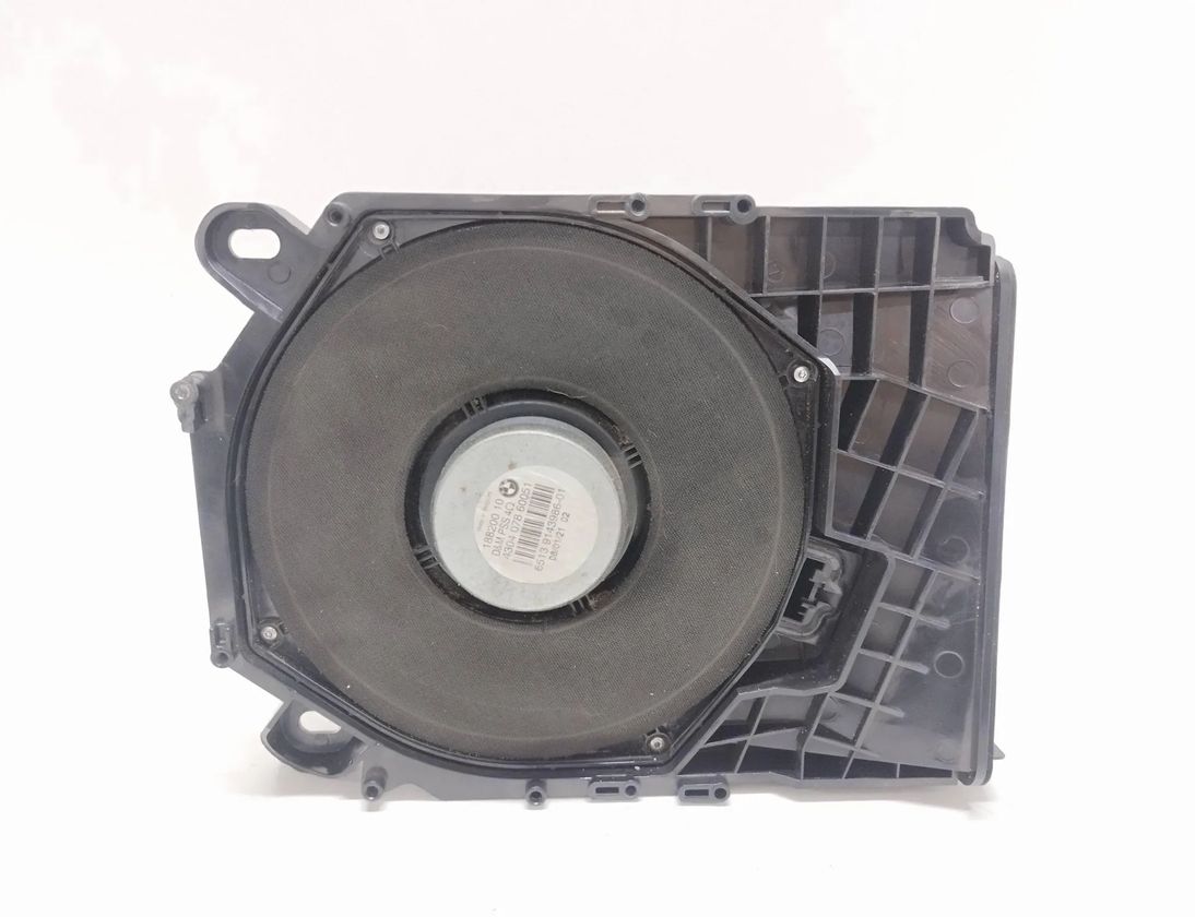 BMW 3 Series E90/E91/E92/E93 (2004-2013) Сабвуфер 9143986 27816572
