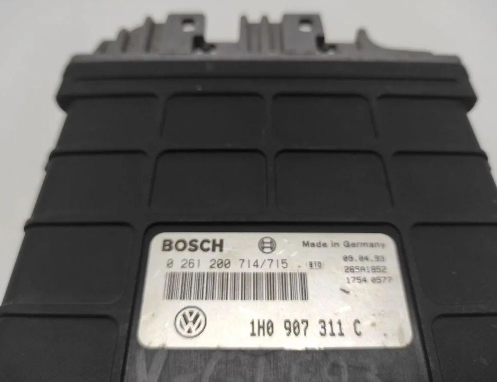 VOLKSWAGEN Golf 3 generation (1991-1998) Блок управления двигателем 0261200714 31873897