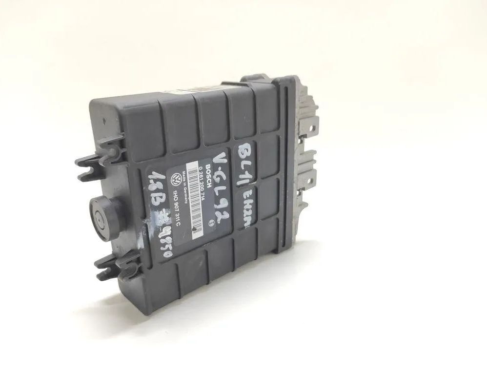 VOLKSWAGEN Golf 3 generation (1991-1998) Riadiaca jednotka motora 1H0907311C 31952505